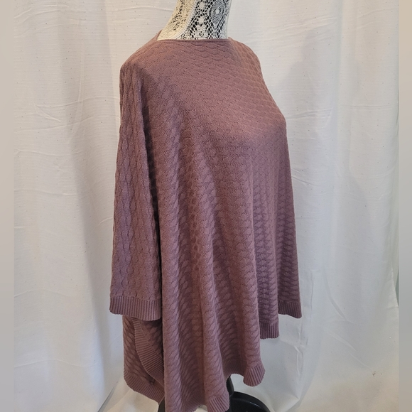 Lululemon Retails Divinity Poncho Woven, Color Spanish Oak Sz OS - Picture 10 of 11